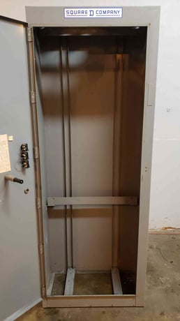Square D Type SJ, Electrical Enclosure, NEMA Size 7, 35" L x 23" W x 91" H (2 available) - Image 9