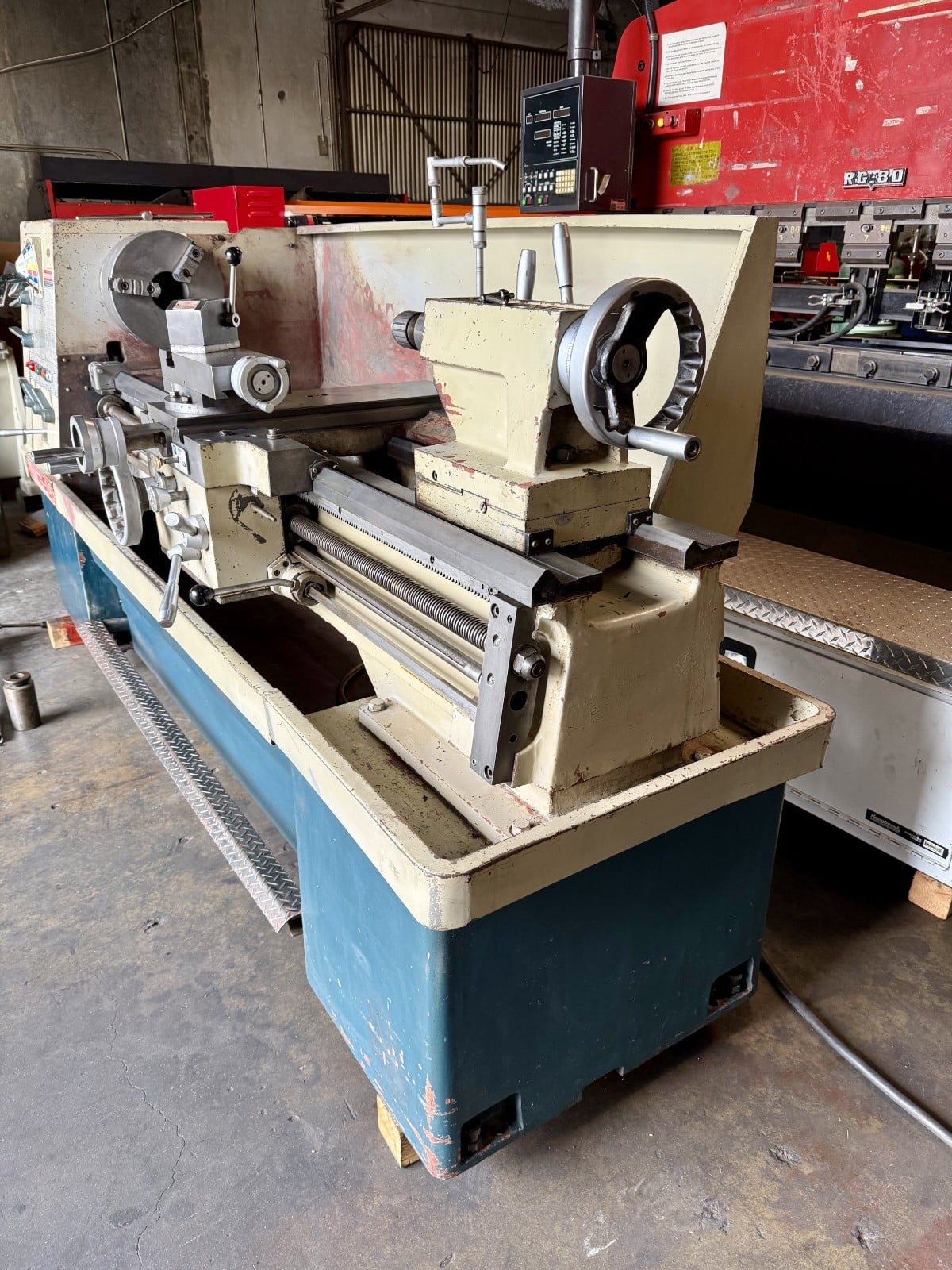 18"/28" x 60" Turnmaster, Gap Bed Engine Lathe, w/ KDK Tool Post, Spindle Hole 3-1/16", 1600 RPM, tailstock - Image 4