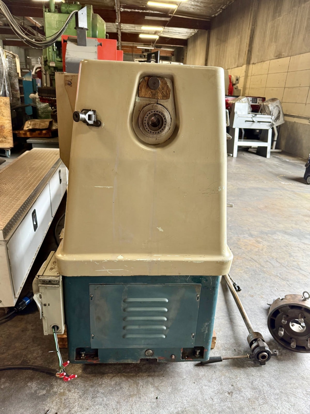 18"/28" x 60" Turnmaster, Gap Bed Engine Lathe, w/ KDK Tool Post, Spindle Hole 3-1/16", 1600 RPM, tailstock - Image 10