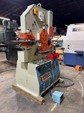 4" x 4" x 3/8" Baileigh #SW-623, hydraulic ironworker, 62 ton, 2007 - Image 2