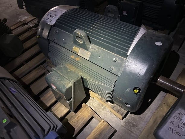 300 HP 1200 RPM Toshiba, Frame B449T, TEFC, 460 Volts, reman. - Image 3