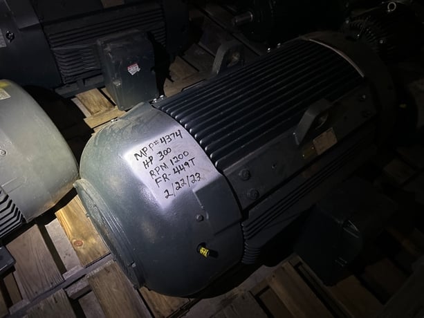 300 HP 1200 RPM Toshiba, Frame B449T, TEFC, 460 Volts, reman. - Image 4