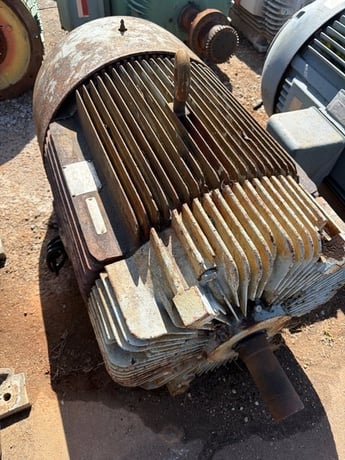 200 HP 3570 RPM General Electric, Frame 447TS, TEFC, 460 Volts - Image 2