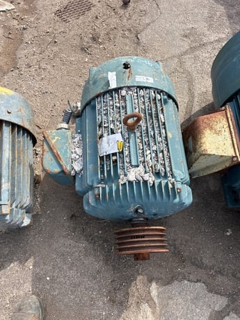 30 HP 1180 RPM Reliance, Frame 326T, TEFC, 460 Volts - Image 2