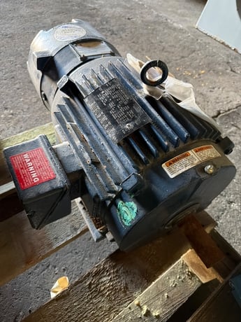 5 HP 1200 RPM Marathon, Frame 215T, TEFC, 460 Volts - Image 2