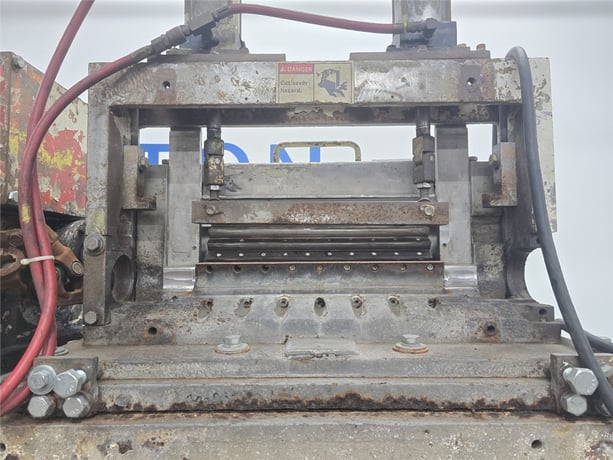 17" Cumberland #17, pelletizer, 24-knife bolt-on rotor, Yaskawa V1000 drive, 460 V., 3-Ph. - Image 4