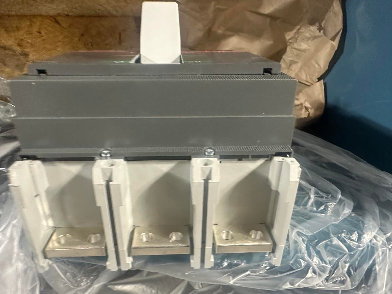 1200 Amps, ABB, Molded Case Circuit Breaker w/ Lug Kit, 600 Volts, 3-pole, 2024 - Image 5