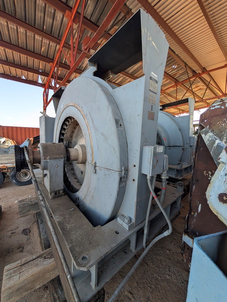 800 HP 240 RPM General Electric, Frame 6000, Type TS, Exc Volts 110, 4160 Volts - Image 1