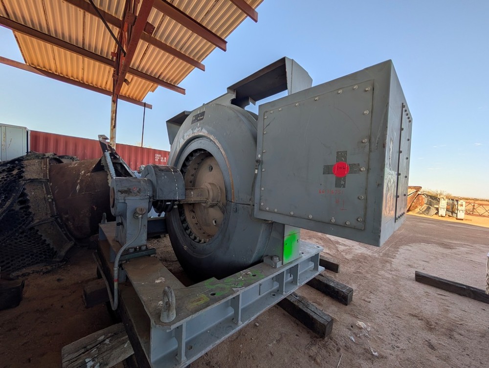 800 HP 240 RPM General Electric, Frame 6000, Type TS, Exc Volts 110, 4160 Volts - Image 3