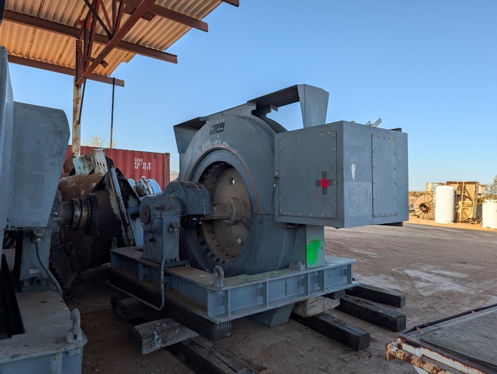 800 HP 240 RPM General Electric, Frame 6000, Type TS, Exc Volts 110, 4160 Volts - Image 4