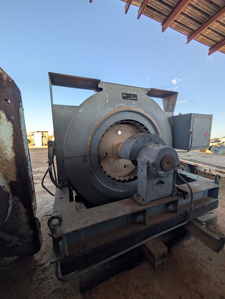 800 HP 240 RPM General Electric, Frame 6000, Type TS, Exc Volts 110, 4160 Volts - Image 8