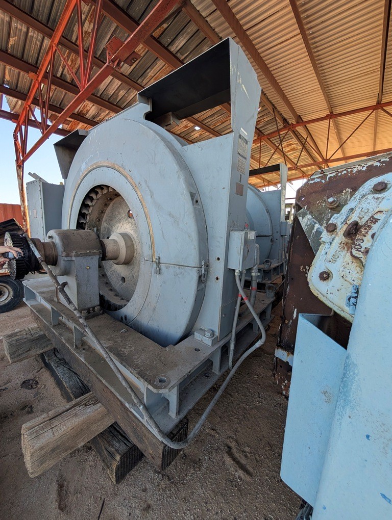 800 HP 240 RPM General Electric, Frame 6000, Type TS, Exc Volts 110, 4160 Volts - Image 9