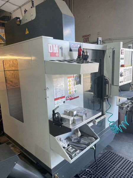 Haas #DM-1, CNC vertical machining center, 18 automatic tool changer, 20" X, 16" Y, 15.5" Z, 10000 RPM, #40 - Image 1