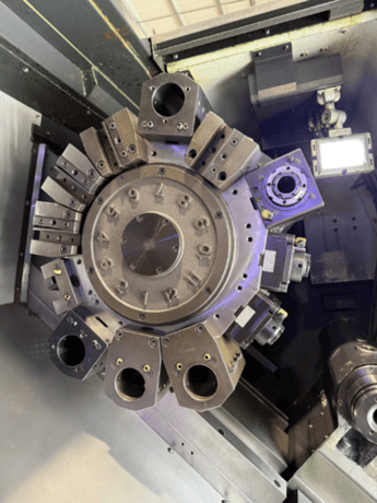 Daewoo Doosan Puma #400B, CNC Lathe, 30.3" swing, 22" diameter x 41.3" L max, 5.2" bore, 2k RPM, tool preset - Image 5
