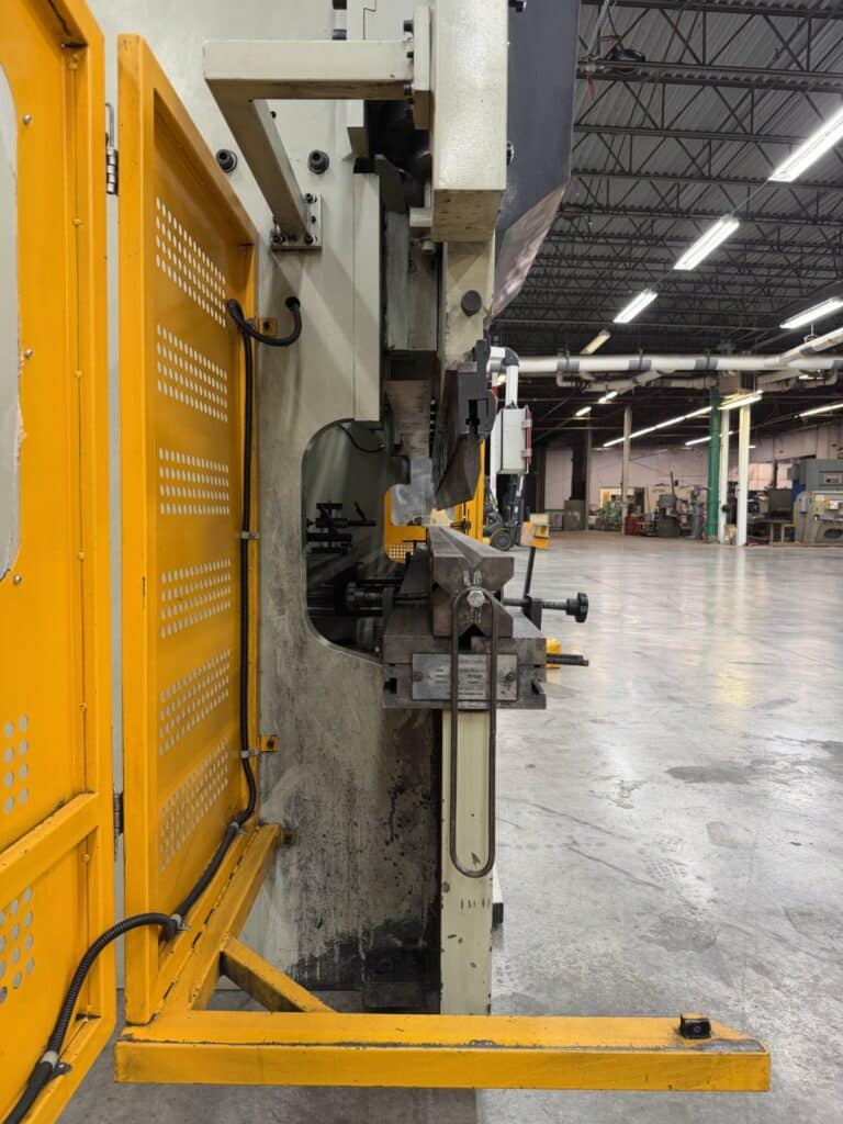 200 Ton, U.S. Industrial #US20013AC, hydraulic CNC press brake, 13' overall, 124" between housing, 7" stroke - Image 8