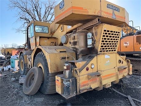 Grove RT-740, Rough Terrain Crane, 40 ton, 34' - 104' telescopic boom, 32' swing-away jib, 4WD, Detroit - Image 4