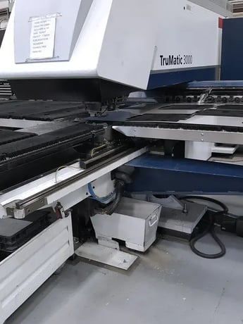 25 Ton, Trumpf #Trumatic-500, CNC turret punch, Trumalift SheetMaster, 460 V., 1999 - Image 4