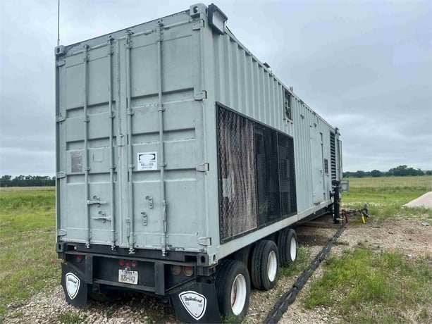 1000 KW Waukesha #VHP-5904-GSI-Modulator, Natural gas generator set, 480 Volts, 3-phase, trailer mounted, 2001 - Image 2