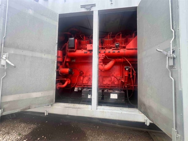 1000 KW Waukesha #VHP-5904-GSI-Modulator, Natural gas generator set, 480 Volts, 3-phase, trailer mounted, 2001 - Image 7