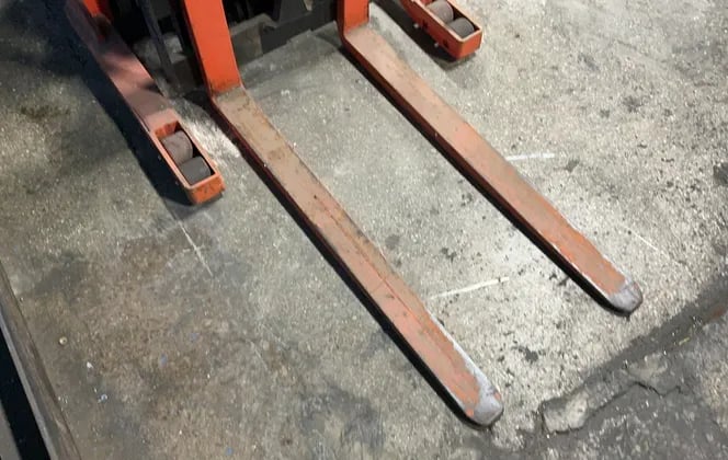 2450 lb. Toyota #6BWR15, Electric Order Picker, 24 VDC, 48" x4" Forks, 180" Lift Height - Image 9
