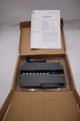 NEW OPEN BOX Allen-Bradley Allen-Bradley 17710A Series B AC Output Module STOCK GF825 - Image 3