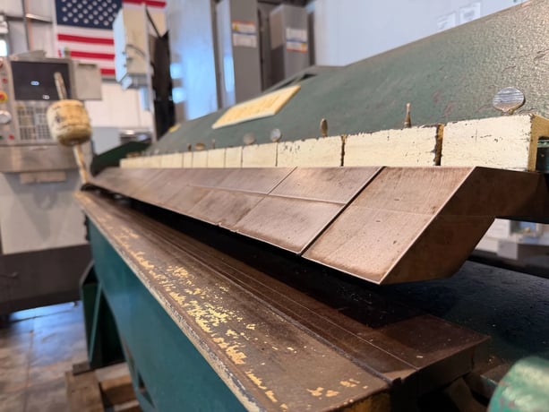 12 gauge x 6.1' National #U7212, box & pan brake, 73" bending length, (2) counterweights, assorted fingers - Image 6