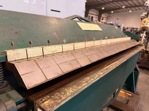 12 gauge x 6.1' National #U7212, box & pan brake, 73" bending length, (2) counterweights, assorted fingers - Image 8