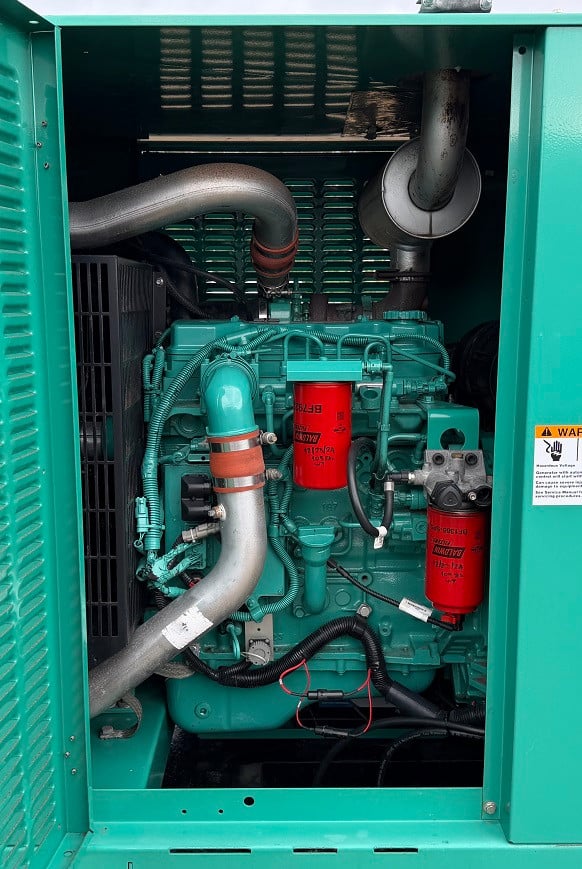 60 KW Cummins / Onan #DSFAD, diesel generator set, 120/208 Volts, 3-phase, 145 HP @ 1800 RPM, QSB5-G3 NR3 - Image 2