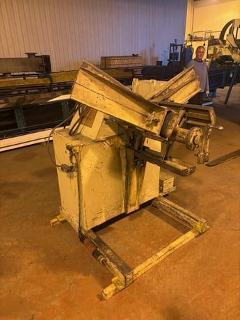 2500 lb. Feed-Lease #PR-25C-18, motorized uncoiler, 24" mandrel, 16"-20" ID, 60" outside dimensions, manual - Image 3