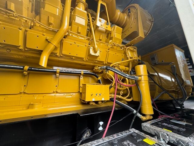 1500 KW Caterpillar #XQ1500, Diesel Power Module, 480 Volt, 1800 RPM, 3200 amp breaker, 1200 gallon double - Image 7