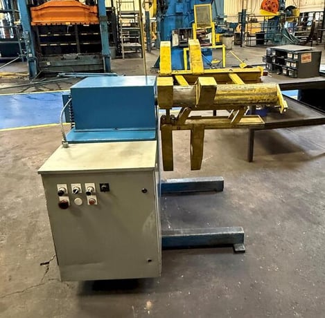 4000 lb. Dallas #DPR40-24, Motorized Coil Reel Uncoiler, 24" coil width, 60" coil outside dimensions, 3-leaf - Image 1