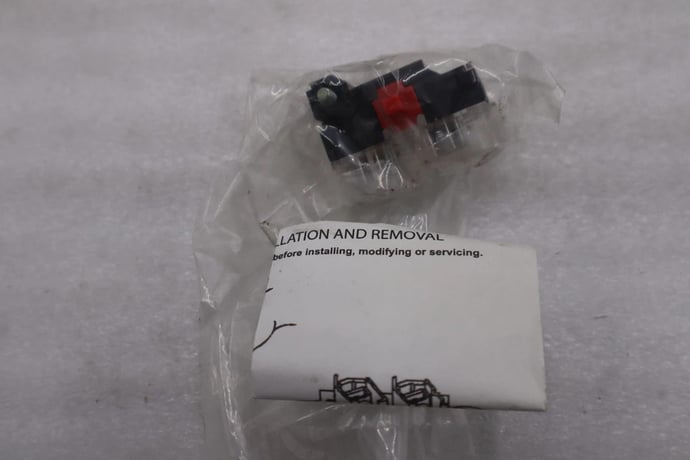 General Electric General Electric CR104PXC01 Contact Block NEW IN BOX STOCK GF-316A 783166289402 - Image 3