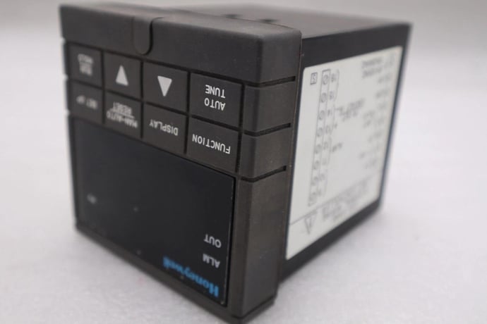 Honeywell controller dc200h-0-000-1c0000-0 stock k-604-a - Image 3