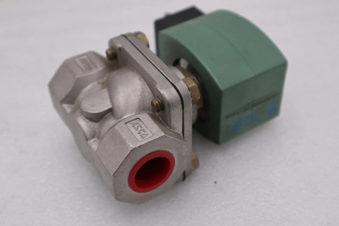 New open box asco red hat solenoid valve sd8210g87 stk l88c - Image 4