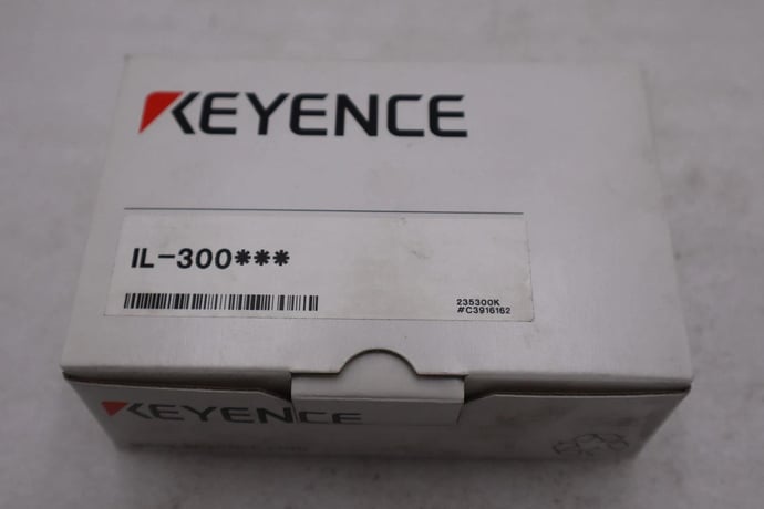 KEYENCE IL-300 New open Box Laser Sensor STK GF405A - Image 1