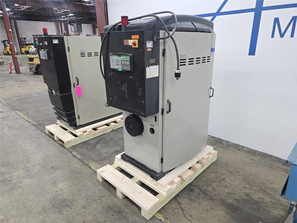 Conair #W200, dehumidifying dryer, 200 lb./hr, 150 CFM, 100°-375° drying temp., -40° dew point, 460 V., 3 - Image 2