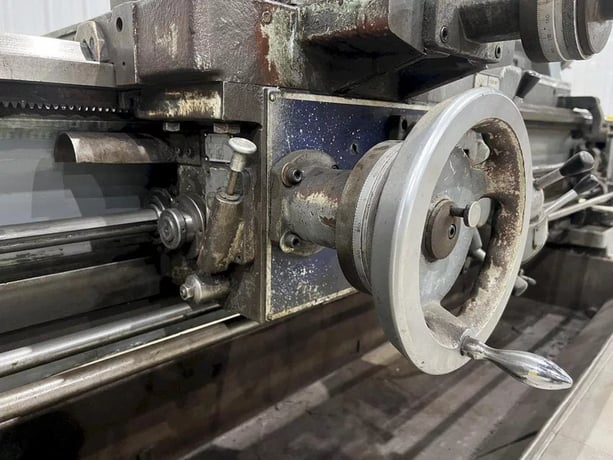 Hercules Ajax #HR2000, 27" swing, 84" centers, 4" spindle bore, 20 HP, 1979 - Image 4