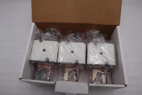 Box of three new in box ferraz shawmut mersen e300683 fuses stock gf-298a - Image 3