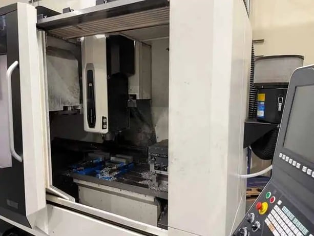 DMG Mori Seiki #CMX-1100V, 4th Axis, 43.3" X, 22" Y, 20.1" Z, 15000 RPM, 30 automatic tool changer, Cat 40 - Image 3