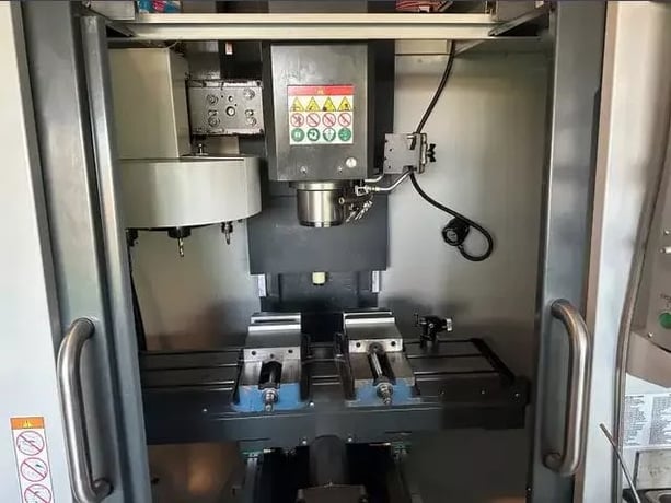 Haas #TM-1P, 30" X, 12" Y, 16" Z, 6,000 RPM, 20 automatic tool changer, Cat 40, Haas CNC, 2020 - Image 2