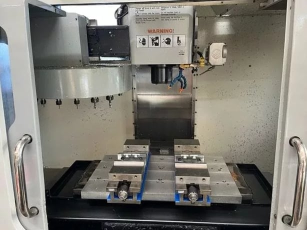 Haas #VF-2D, 30" X, 16" Y, 20" Z, 10,000 RPM, 20 automatic tool changer, BT-40, Haas CNC, 2006 - Image 5