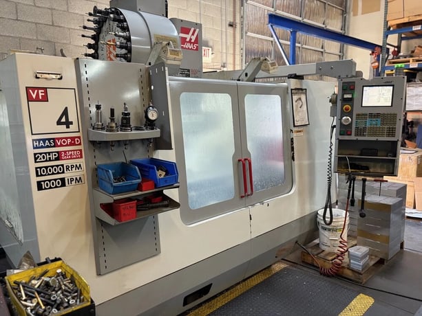 Haas #VF-4, 4th Axis, 50" X, 20" Y, 25" Z, 10,000 RPM, 20 automatic tool changer, Cat 40, Haas CNC, 2003 - Image 2