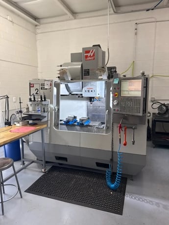 Haas #VF-2D, 30" X, 16" Y, 20" Z, 8,100 RPM, 24 automatic tool changer, Cat 40, Haas CNC, 2008 - Image 1