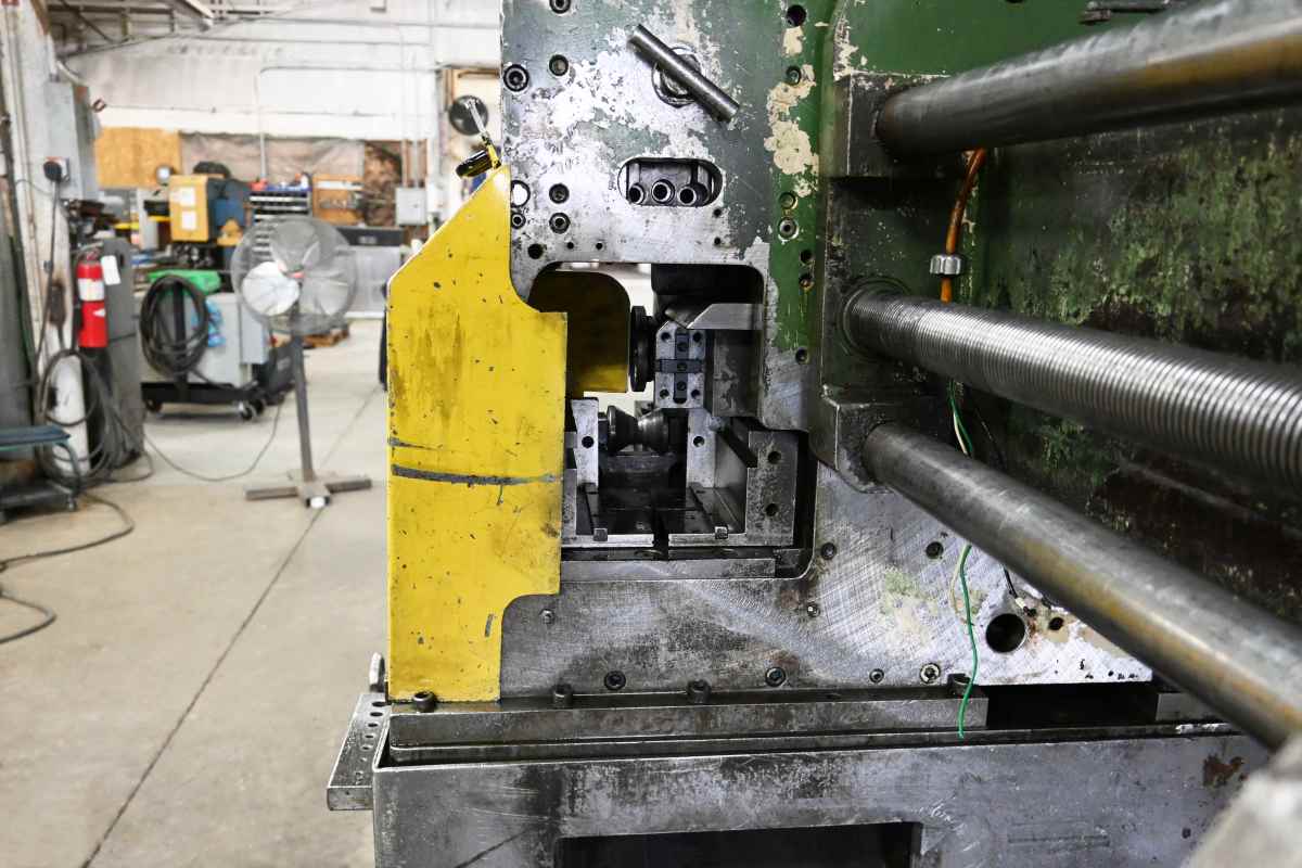 3" Haven #872, tube recut, L-R, 20' bundle loader, 5000 cycles/hr, 7' cut length, Vickers hydraulic pump - Image 4
