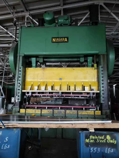 260 Ton, Niagara #612-I, Straight-Side Mechanical Punch Press, 12" stroke, 22.5" shut height, 10.5" - Image 1