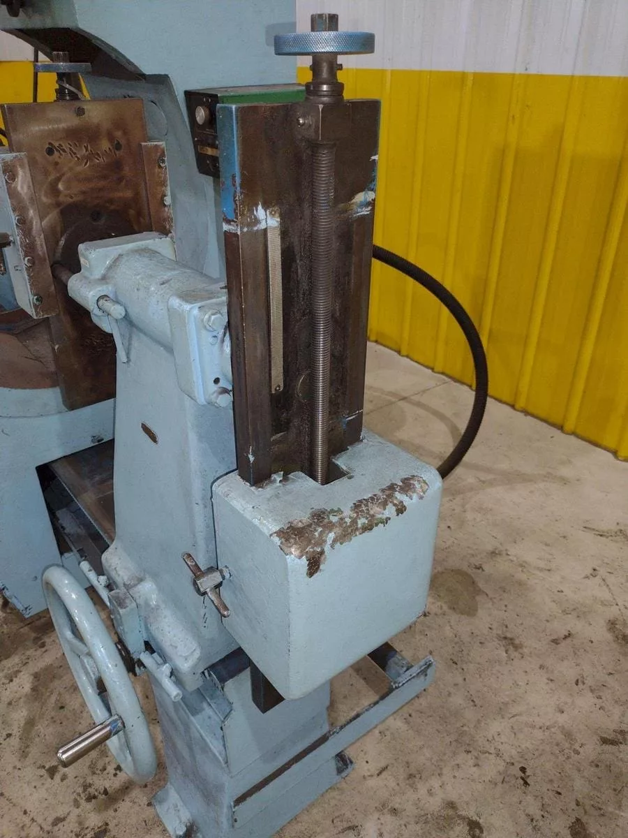 Peterson #996, Welding Positioner, 8" Chuck, 24" Swing, 60" Centers, Hobart 250 Amp Welder - Image 8