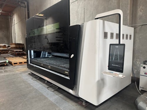 Bodor #I7, Fiber Laser, 5' x10' Bed, Spare Head, Fume Filter, 6,000 Watt, Mango remote, 2023 - Image 2