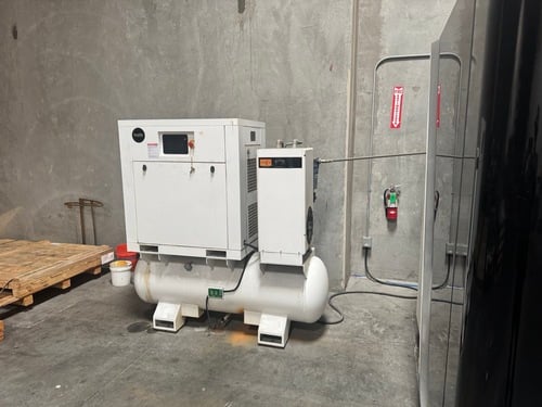 Bodor #I7, Fiber Laser, 5' x10' Bed, Spare Head, Fume Filter, 6,000 Watt, Mango remote, 2023 - Image 4