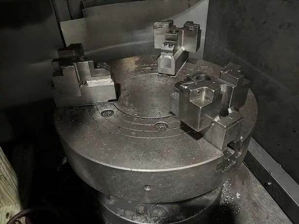 24" Okuma #2SP-V60, twin spindle CNC vertical turret lathe, Fanuc 18iTB, (2) 3-jaw 24" chucks, 2006 - Image 5