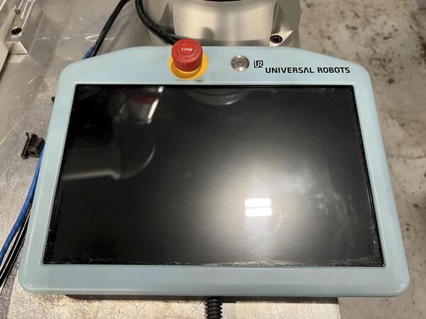Universal Robots, UR-10e, Cobot with parts loading base/station, 6-Axis, 27.5 lb. payload, 51.2" reach, 2021 - Image 6